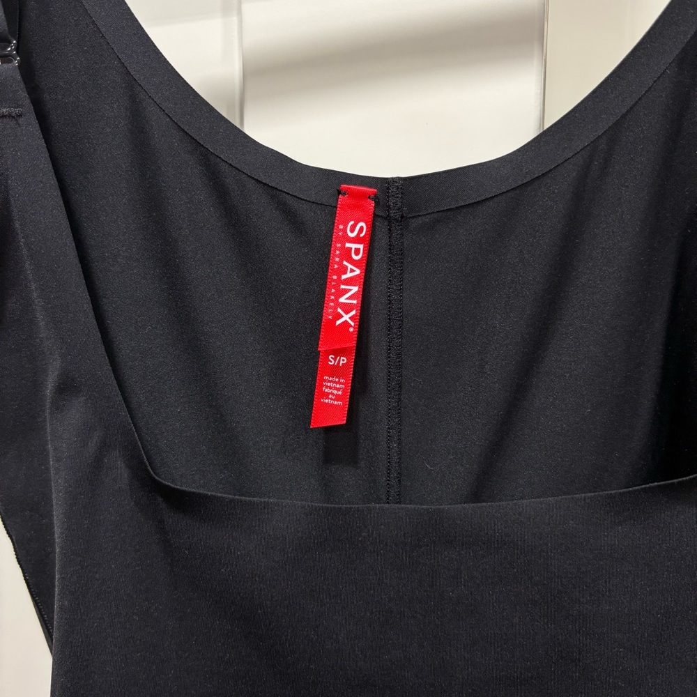 SPANX Thinstincts Open-Bust Mid-Thigh Bodysuit - Picture 4 of 9